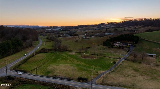 101 Bond Town Road, Blountville, TN 37617