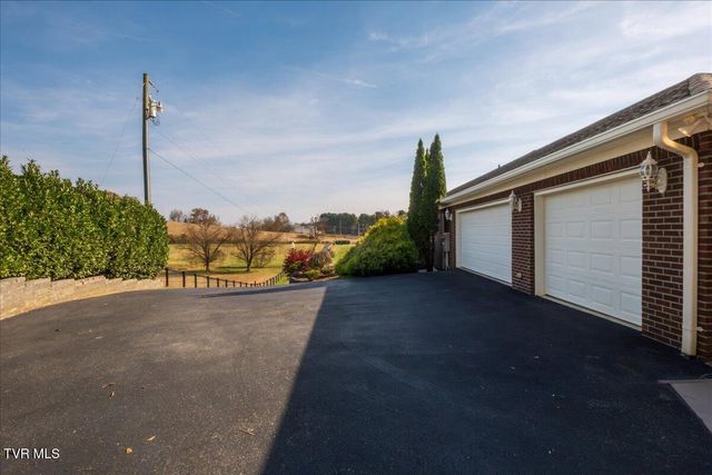 101 Bond Town Road, Blountville, TN 37617