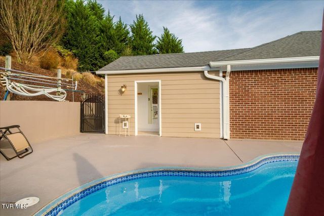101 Bond Town Road, Blountville, TN 37617