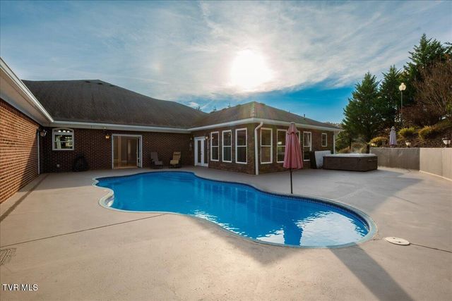 101 Bond Town Road, Blountville, TN 37617