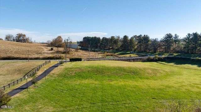 101 Bond Town Road, Blountville, TN 37617