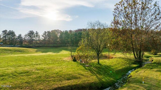 101 Bond Town Road, Blountville, TN 37617