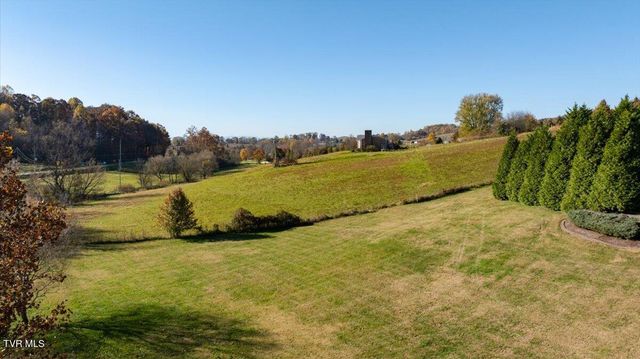 101 Bond Town Road, Blountville, TN 37617
