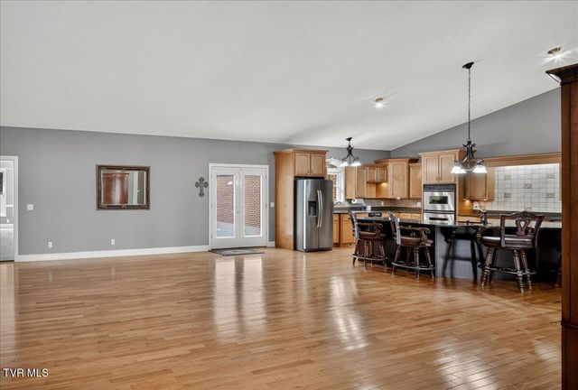 101 Bond Town Road, Blountville, TN 37617