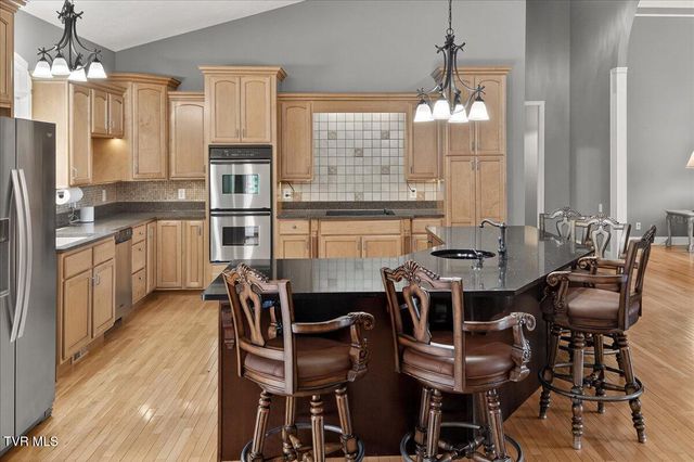 101 Bond Town Road, Blountville, TN 37617