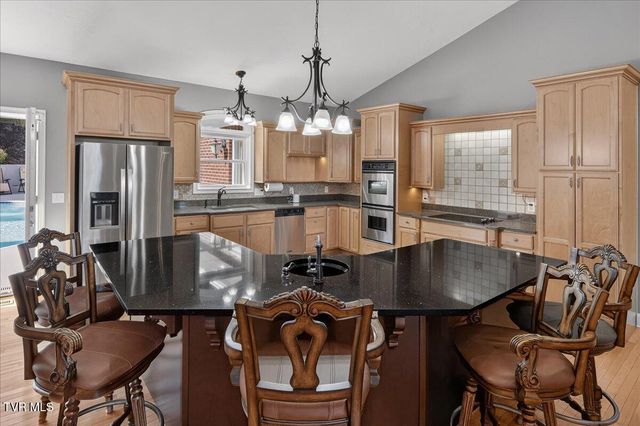 101 Bond Town Road, Blountville, TN 37617