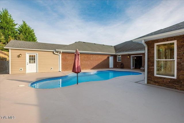 101 Bond Town Road, Blountville, TN 37617