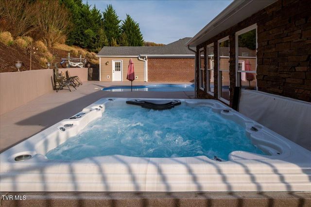 101 Bond Town Road, Blountville, TN 37617