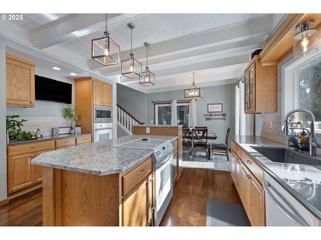 7490 Sw SCHROEDER Way, Wilsonville, OR 97070