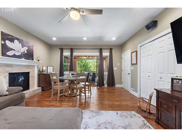 7490 Sw SCHROEDER Way, Wilsonville, OR 97070