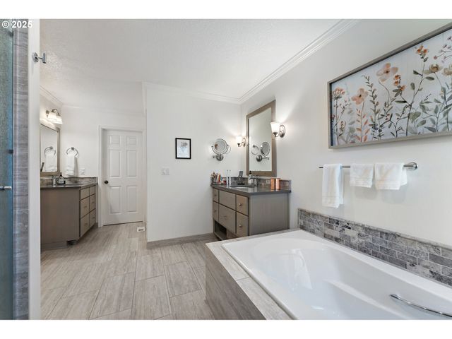 7490 Sw SCHROEDER Way, Wilsonville, OR 97070