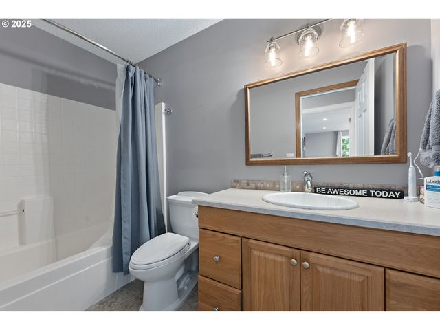 7490 Sw SCHROEDER Way, Wilsonville, OR 97070