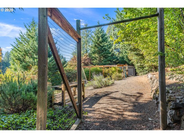 7490 Sw SCHROEDER Way, Wilsonville, OR 97070