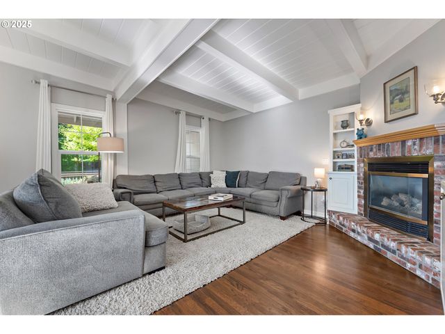 7490 Sw SCHROEDER Way, Wilsonville, OR 97070