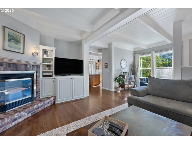 7490 Sw SCHROEDER Way, Wilsonville, OR 97070