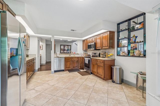 2318 VILLAGE GREEN BOULEVARD, Plant City, FL 33566