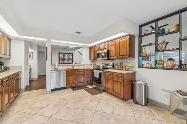 2318 VILLAGE GREEN BOULEVARD, Plant City, FL 33566