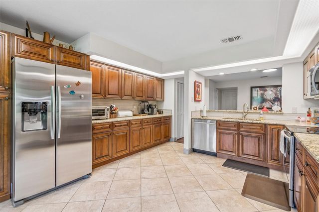 2318 VILLAGE GREEN BOULEVARD, Plant City, FL 33566
