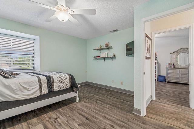 2318 VILLAGE GREEN BOULEVARD, Plant City, FL 33566