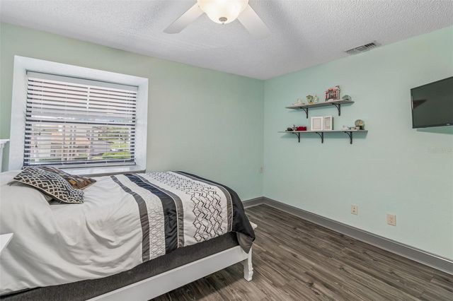 2318 VILLAGE GREEN BOULEVARD, Plant City, FL 33566