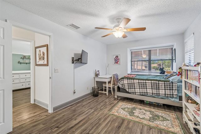 2318 VILLAGE GREEN BOULEVARD, Plant City, FL 33566