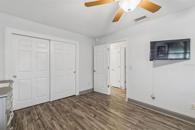 2318 VILLAGE GREEN BOULEVARD, Plant City, FL 33566