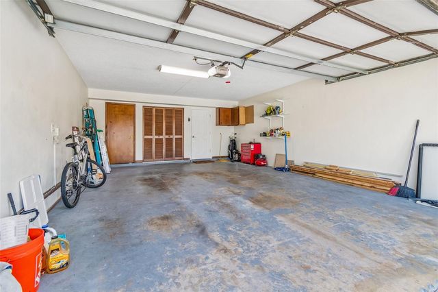 2318 VILLAGE GREEN BOULEVARD, Plant City, FL 33566