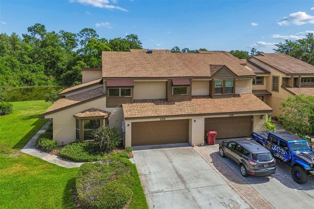 2318 VILLAGE GREEN BOULEVARD, Plant City, FL 33566