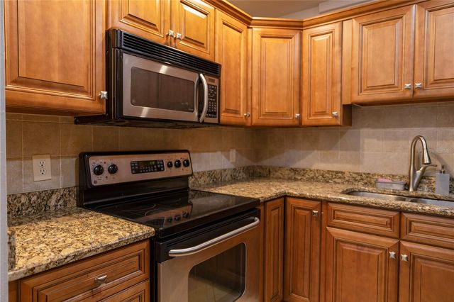 4805 RILMA AVENUE 106, Sarasota, FL 34234