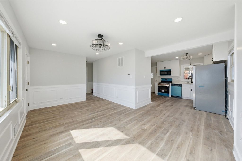 8516 Austin Avenue, Burbank, IL 60459 — photo 5