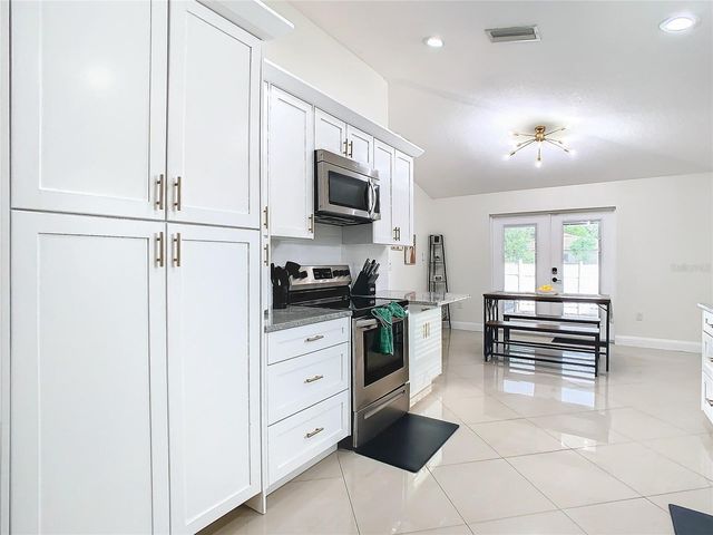 2907 W ARCH STREET, Tampa, FL 33607