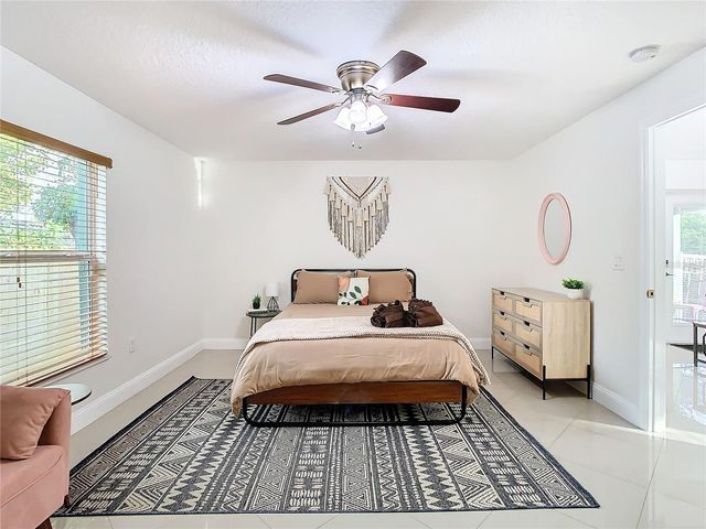 2907 W ARCH STREET, Tampa, FL 33607