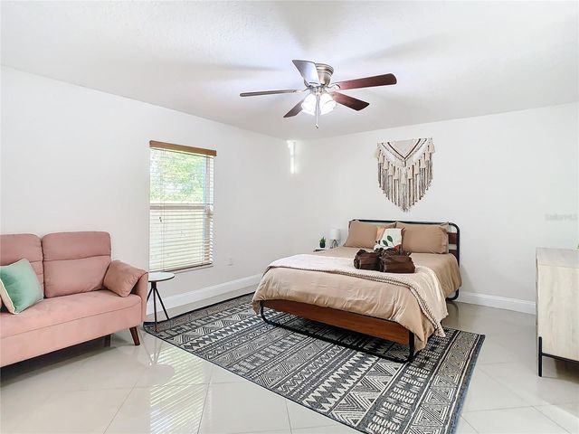 2907 W ARCH STREET, Tampa, FL 33607