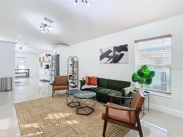 2907 W ARCH STREET, Tampa, FL 33607