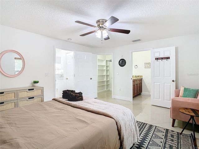 2907 W ARCH STREET, Tampa, FL 33607