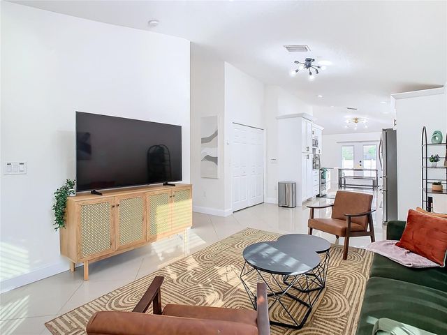 2907 W ARCH STREET, Tampa, FL 33607