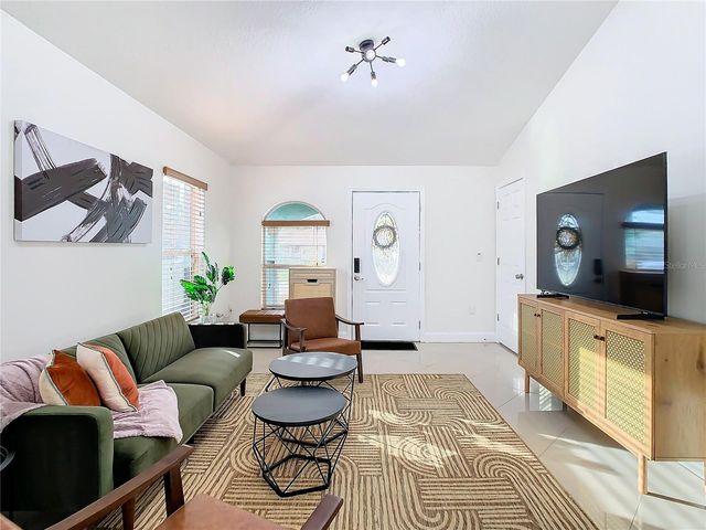 2907 W ARCH STREET, Tampa, FL 33607