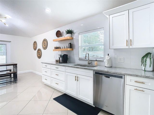 2907 W ARCH STREET, Tampa, FL 33607