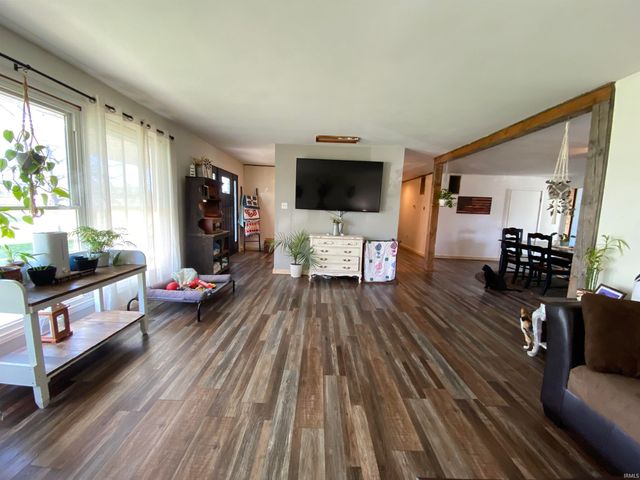 5529 E US HWY 50, Bedford, IN 47421
