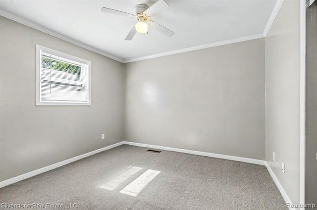 255 W Farnum Avenue, Madison Heights, MI 48071