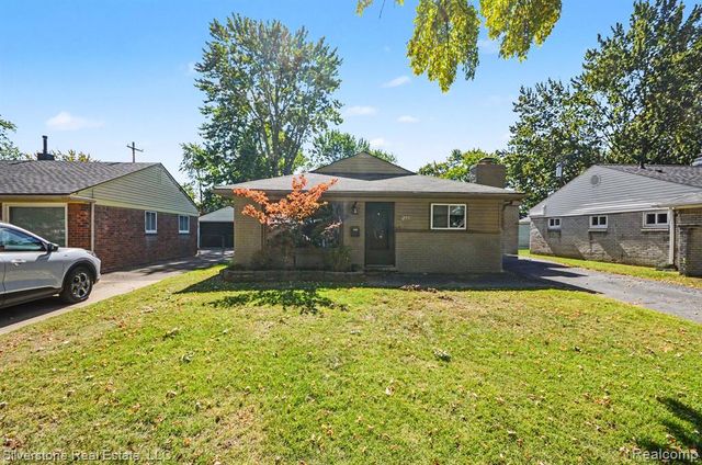 255 W Farnum Avenue, Madison Heights, MI 48071