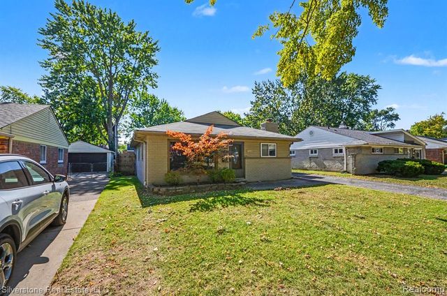 255 W Farnum Avenue, Madison Heights, MI 48071