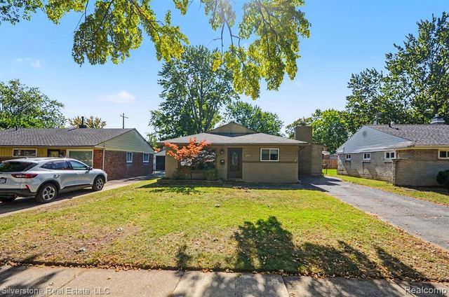 255 W Farnum Avenue, Madison Heights, MI 48071