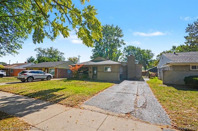 255 W Farnum Avenue, Madison Heights, MI 48071