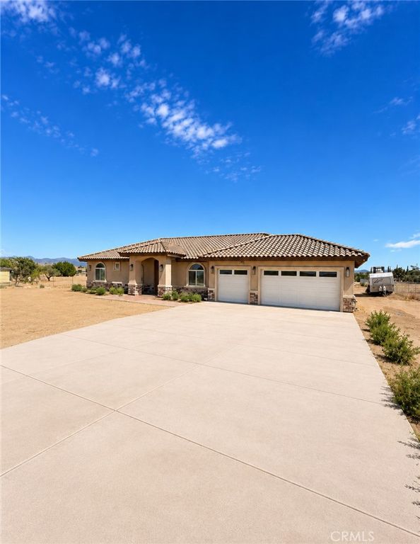 Image 2 of property listing at 14749 Sultana, Hesperia, CA 92345