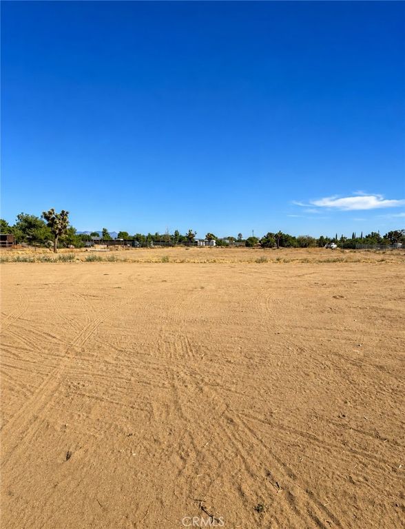 Image 23 of property listing at 14749 Sultana, Hesperia, CA 92345