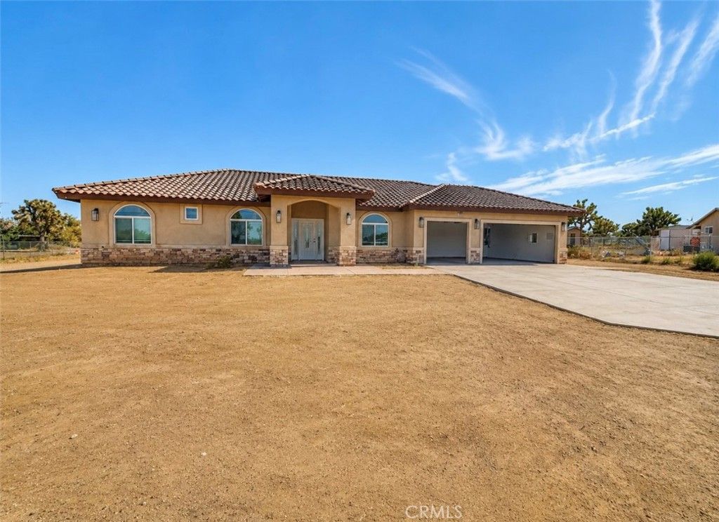 Image 3 of property listing at 14749 Sultana, Hesperia, CA 92345