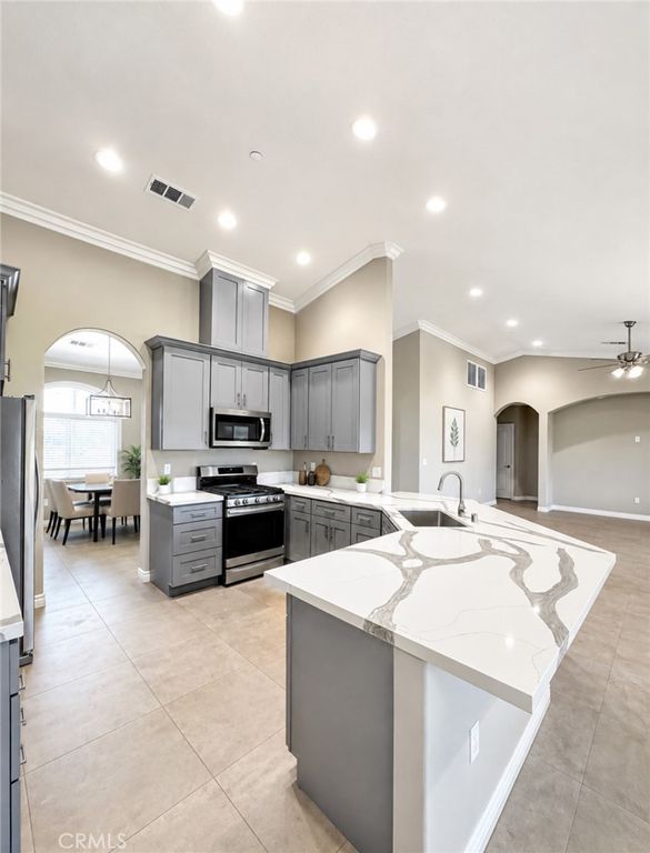 Image 6 of property listing at 14749 Sultana, Hesperia, CA 92345