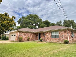1520 Ridgeway Drive, Sherman, TX 75092