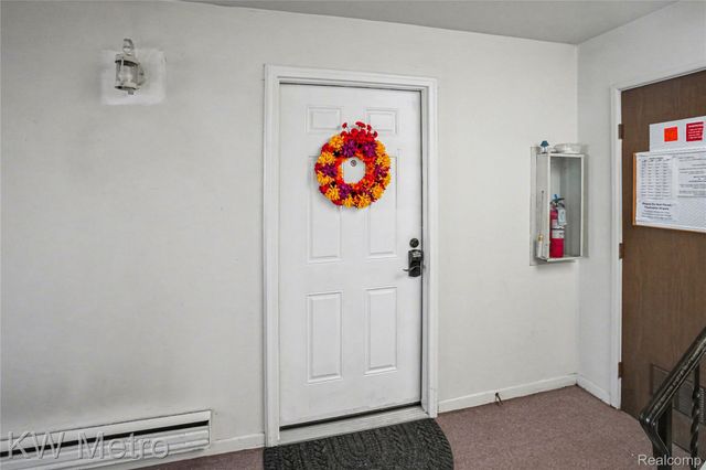 1866 Colonial Village Way 1, Waterford Charter Township, MI 48328